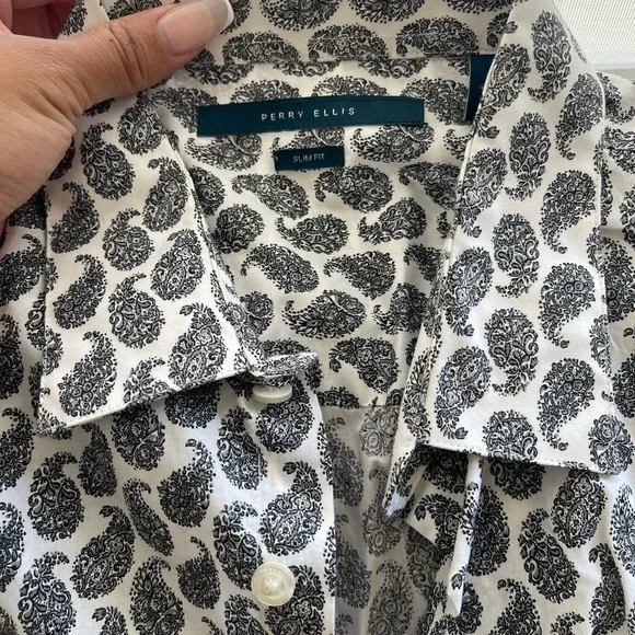 Perry Ellis Monochrome Paisley Shirt - Picture 2 of 4